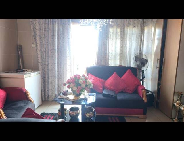 1 BEDROOM PROPERTY TO RENT IN LONGCROFT